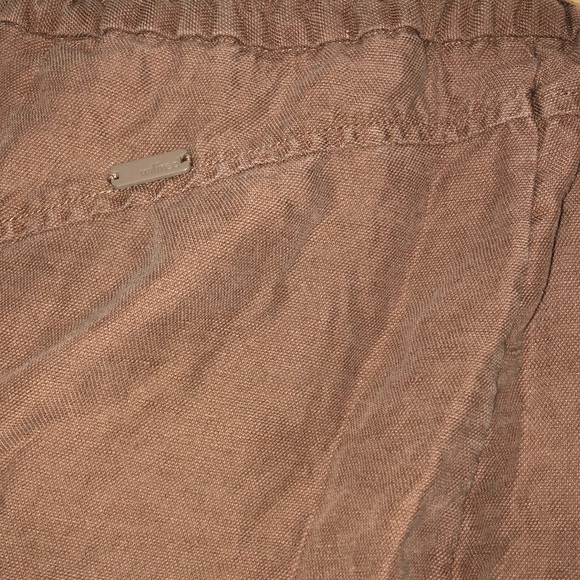 Aritzia Wilfred Shorts - Picture 4 of 7